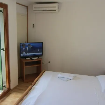 In With Balcony, Air Conditioning, Wi-fi *