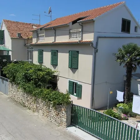 In With Balcony, Air Conditioning, Wi-fi