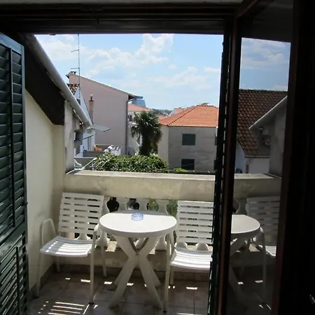 Apartment In With Balcony, Air Conditioning, Wi-fi